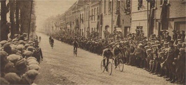 Doortocht van de Ronde van Vlaanderen in Heule